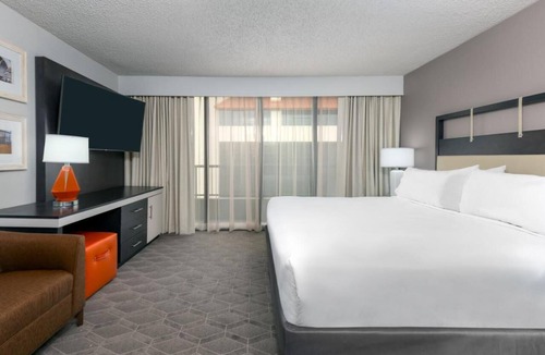 Park Central Hotel | Everything You Need For The Perfect Vacation! 3 Relaxing Units, Indoor Pool!