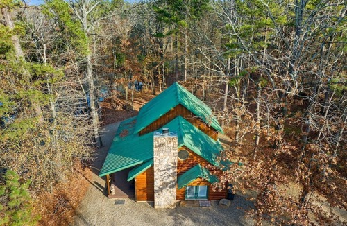 Broken Bow Cabin | Excellent location! Pond View Near Beavers Bend