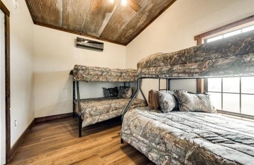 Italy Other | Exclusive Solar Eclipse Viewing, Wildlife Retreat Camp at Onion Creek Ranch