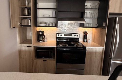 Plateau Apartment | Executive 1BD w/Balcony, Pool, Gym & Lounge - Le Prisme Québec