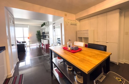 Wellington Place House | Executive 2 Beds near CN Tower, Rogers Centre, Scotia Arena & Free Parking