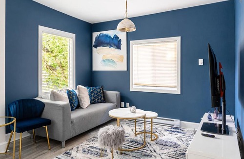 New Edinburgh Apartment | Executive 3BR with AC Monthly Stays East Ottawa
