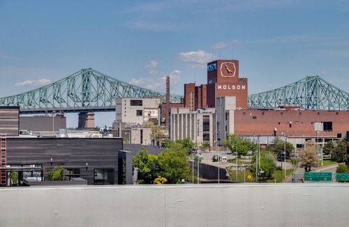 Ville-Marie Condo | Executive apartment with a stunning view - parking included