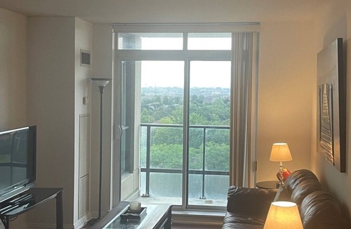 Hurontario Condo | EXECUTIVE CONDO, (FULLY FURNISHED) One bedroom plus den, located in Mississauga.