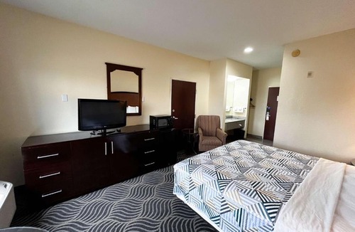 Breaux Bridge Hotel | Executive Inn & Suites Breaux Bridge, LA