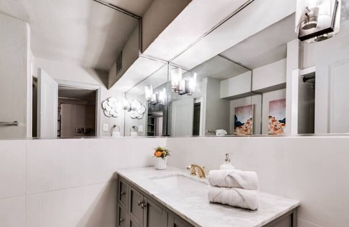 Old East Dallas Apartment | Executive, Resort Style Living in Center of Dallas