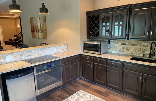 Shawnee Apartment | Executive Suite Apartment with Private Keyless Entrance. Enjoy Upscale Amenities