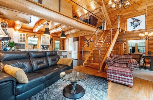 Saint-Alexis-des-Monts Ski Chalet | Experience Nature Wood