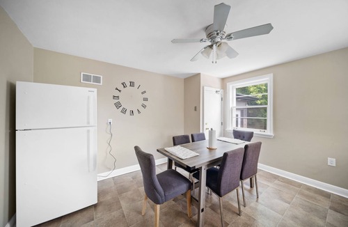 Barrie House | Experience Unparalleled Comfort at Barrie