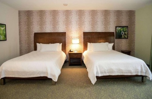 Covington Hotel | Explore Covington's Central Business District – Room Beds Near Top Attractions