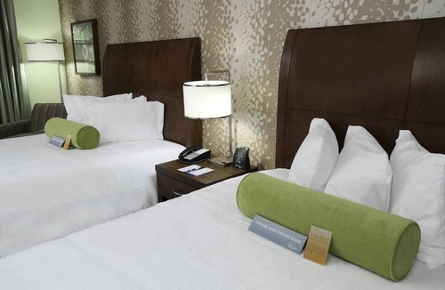 Covington Hotel | Explore Covington's Central Business District – Room Beds Near Top Attractions