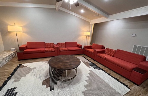Round Rock House | Fabulous 5-bedroom estate with AC in charming Round Rock