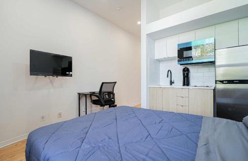 Montreal Apartment | Fabulous Studio with FREE Parking near Montreal Downtown