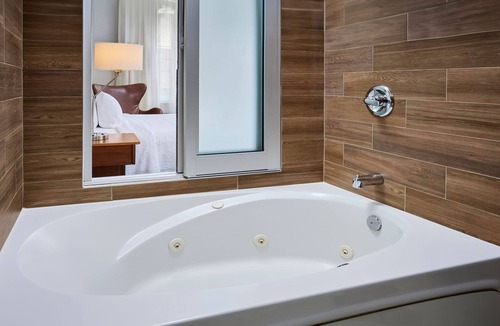 Kanata Lakes - Marchwood Lakeside - Morgan's Grant - Kanata Hotel | Fairfield Inn & Suites by Marriott Ottawa Kanata