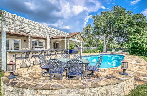 West Oak Hill House | Family-Friendly 3BR w Private Pool & BBQ in SW Austin