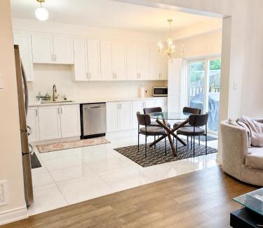 Unionville House | Family Friendly 4 BR 3 Bath Home near Toronto-MAJOR INTERNATIONAL SPORTING EVENT