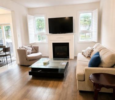 Unionville House | Family Friendly 4 BR 3 Bath Home near Toronto-MAJOR INTERNATIONAL SPORTING EVENT