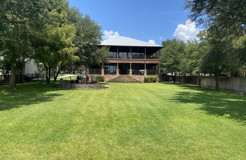 Graford House | Family Friendly PK Peninsula Lakefront Home 6 Bedrooms 6.5Bath