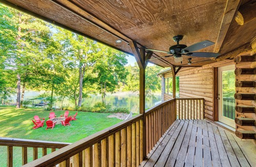 Wilburn Cottage | Family-friendly Riverfront Manor on the Little Red