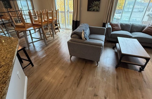 Abbott Loop House | Family Getaway - Central Location - No Chores