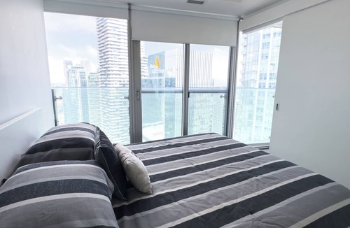 Central Waterfront House | Fancy 2 Beds Suite near CN Tower, Scotia Arena, Rogers Centre & FREE PARKING