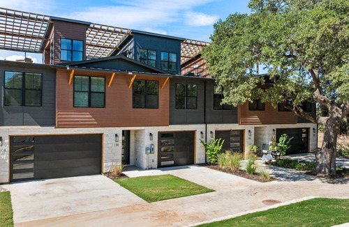 Stephenville House | Fantastic 3-bedroom, modern townhome located near downtown Stephenville!