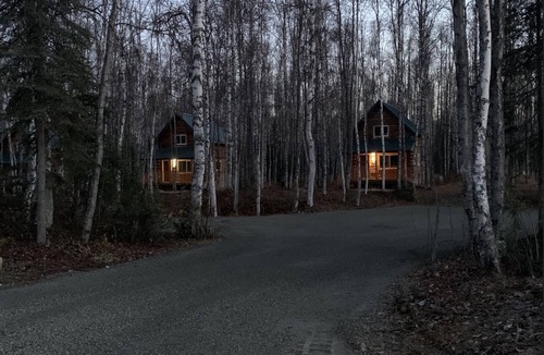 Willow Cabin | Fantastic Cabin in Willow, Sleeps 3! Full kitchen and bathroom!