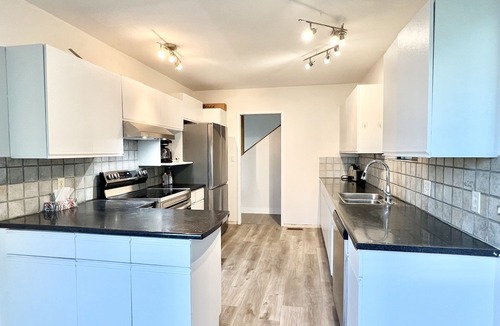 West Vancouver House | Fantastic Ocean View House Near Beach/Shopping Centre/Downtown/Top Attractions