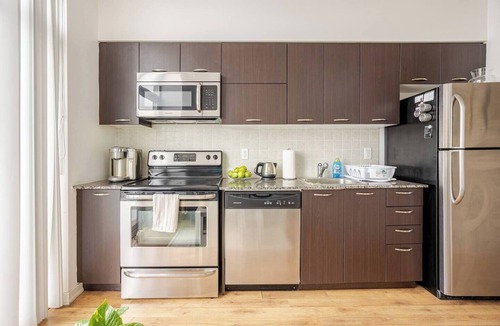 Downtown Toronto Condo | Fantastic Sunset Views in Newly Renovated Beautiful Downtown Toronto