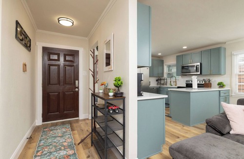 South Arlington House | Fenced Yard, Workspace, Cornhole + Life-Size
