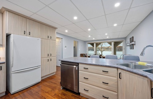 Corunna House | Ferry Dock Hideaway-Riverfront Bliss!