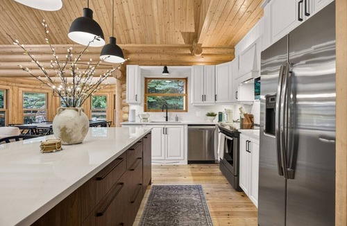 Fiddler Lake Resort House | Fiddler Lake Resort - Deer 16