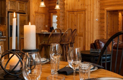 Fiddler Lake Resort House | Fiddler Lake Resort - Deer 48