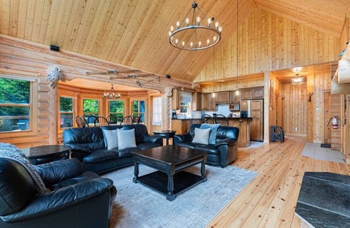 Fiddler Lake Resort House | Fiddler Lake Resort - Deer 60