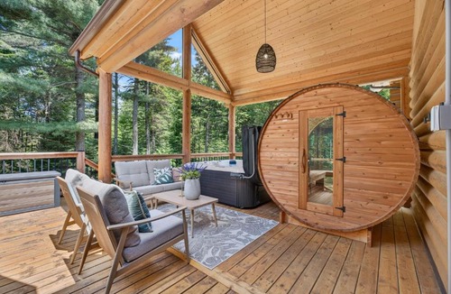 Fiddler Lake Resort Ski Chalet | Fiddler Lake Resort - Deer 16