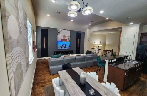 Woodlake - Briar Meadow House | FIFA Stay | Dual Home | Private Pool | Sleeps 16
