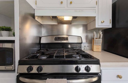 Lee's Summit House | MAJOR INTERNATIONAL SPORTING EVENT WC READY! 4 KING beds, Sleeps 8 Fenced Pets