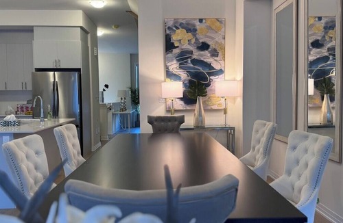 Gormley House | ⚽ Major international sporting event Luxury Home | Sleeps 16 | Free Parking