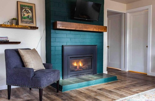 Rogers Park Apartment | Fireweed Gardens in Roger’s Park