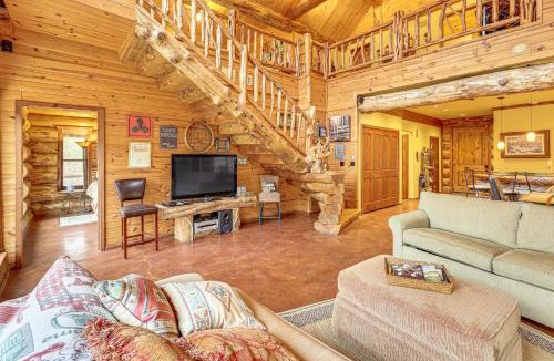 Murfreesboro House | Fish, Boat & Hike: Pet-Friendly Cabin in Arkansas