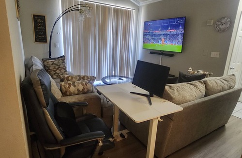South Arlington Apartment | Five minutes from AT&T Stadium