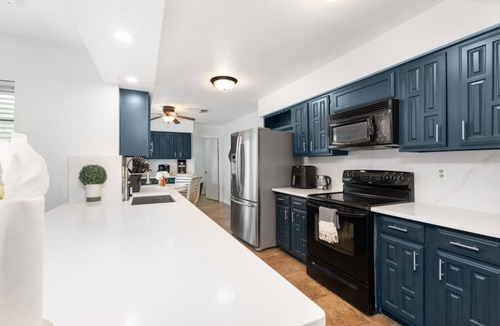 Flower Mound House | Flower Mound 4BR | BBQ + Playset, Sleeps 8