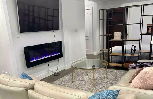 Rathwood Apartment | Forest view , luxurious, spacious and cozy close to the airport and major Hyways