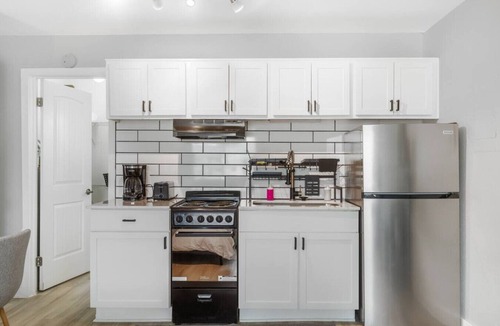 Haltom City Apartment | Fort Worth Studio3 – 10 Min to Downtown, Gym, Pets