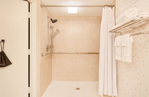 Downtown Dallas Hotel | Four Units | Breakfast Included | Outdoor Pool Access