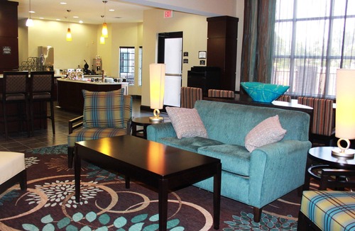 Aldine Apartment | Free Breakfast Buffet + Outdoor Pool | Comfy Suite