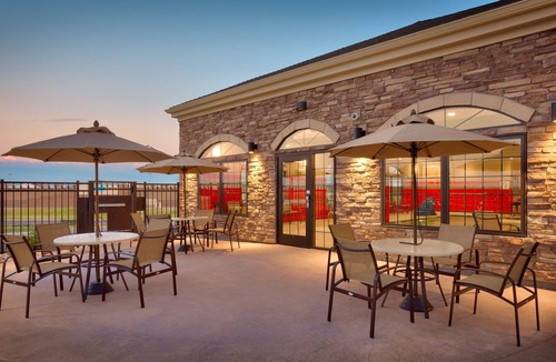 Cheyenne Apartment | Free Breakfast Buffet. Pool, Hot Tub & Gym. Great Location!