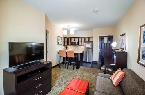 Legacy Park Condo | Free Breakfast, Free Wi-Fi, Outdoor Pool | Comfy Suite in Plano