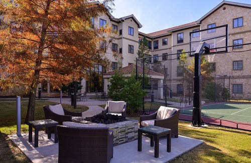 Central Oklahoma City Condo | Free Breakfast + Heated Saltwater Pool | 24 Hour Business Center