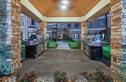Amarillo Apartment | Free Breakfast, Indoor Pool | Near Baptist St. Anthony's Hospital